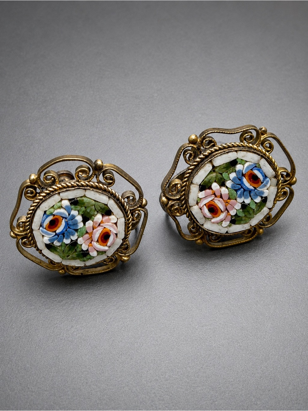 Vintage Floral Micro-Mosaic screw back Earrings - Gold Tone #mo120